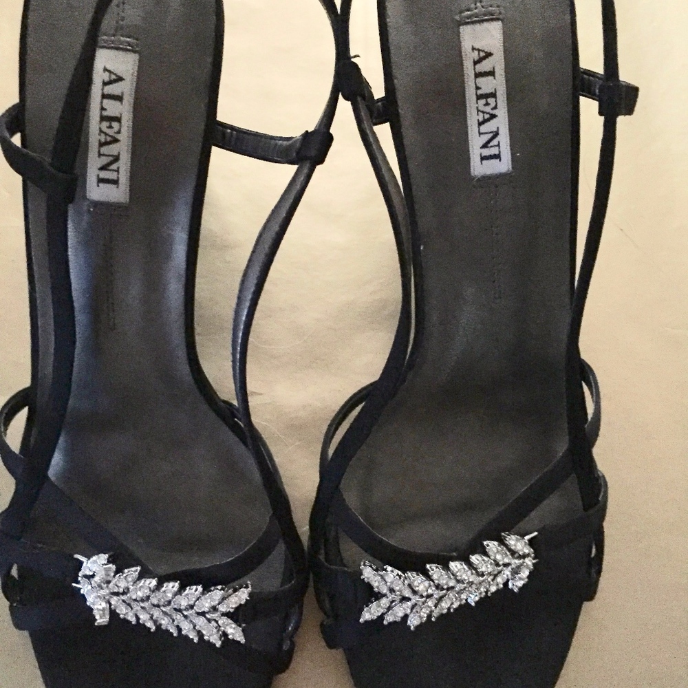 WOMEN'S EVENING SHOES 8.5 M